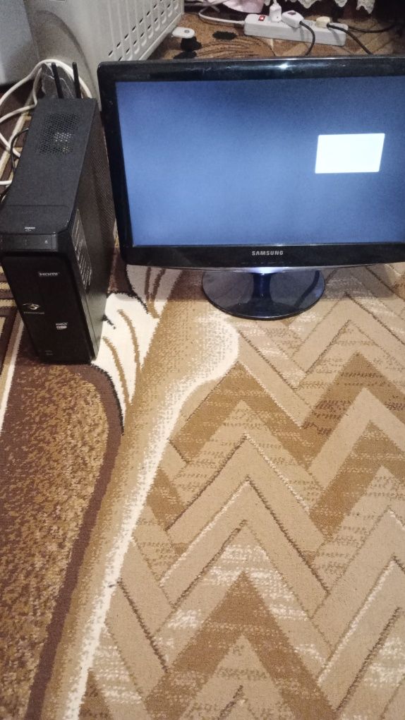 Стаціонарний комп'ютер Samsung + Packard Bell