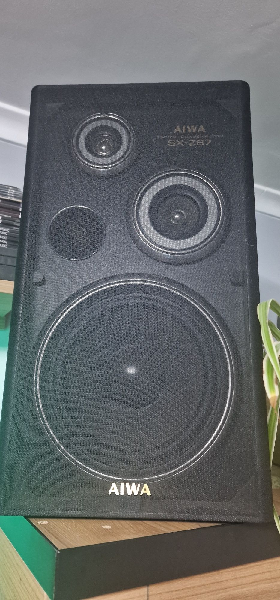 Wieża Pioneer 710 z aiwa kolumnami.