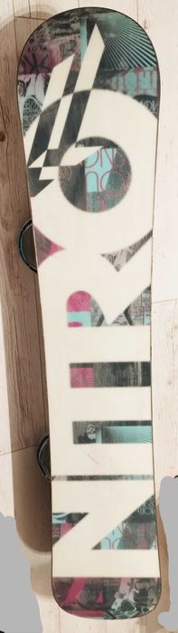 Deska snowboardowa NITRO T1  154 cm.