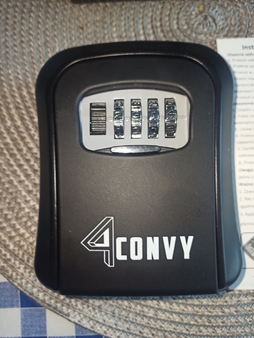 Sejf  na klucze 4convy nowy