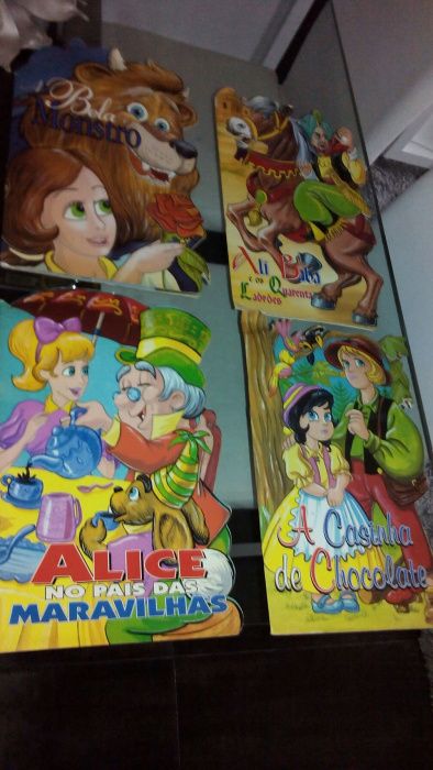 4 livros antigos da colecao tiovivo