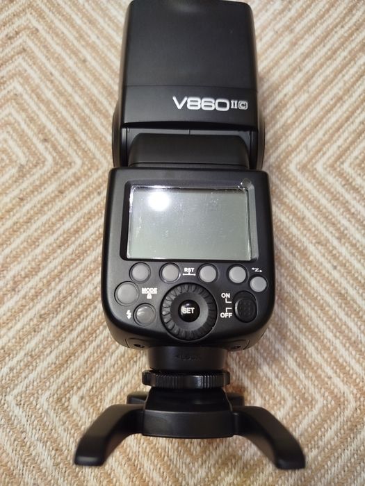 Відмінний  стан,потужний спалах Godox Ving V860II-C Li-Ion для Canon