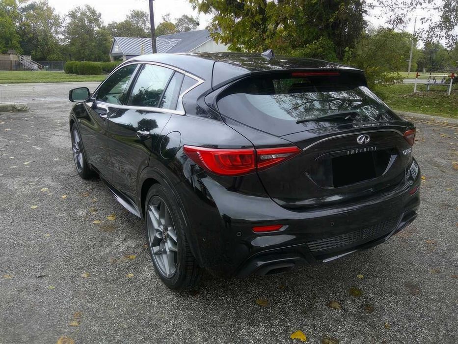 Infiniti QX30 Sport      2017