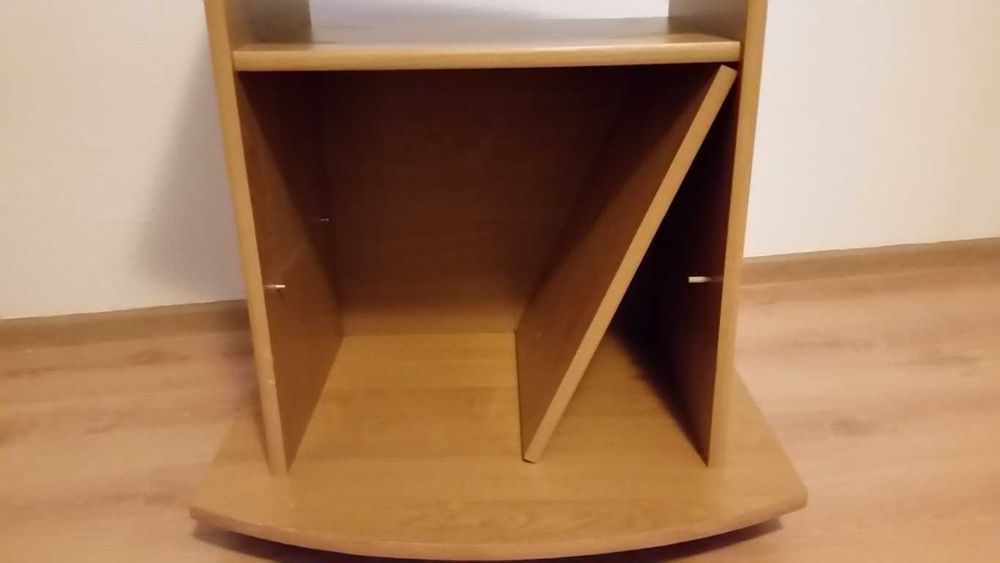 Szafka pod TV na kółkach