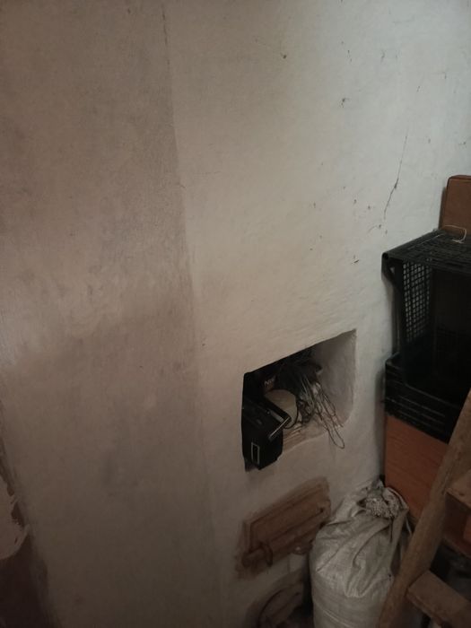 Дача ЗАЗ поряд із зупинкою.