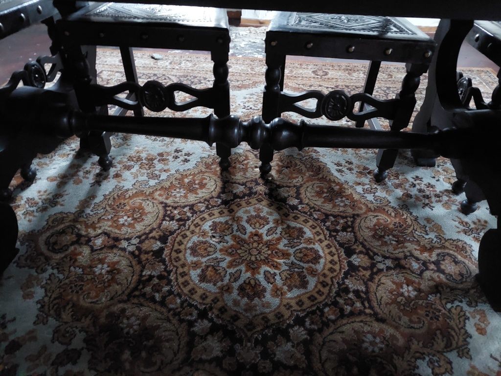 Mesa de sala de Jantar em Mogno