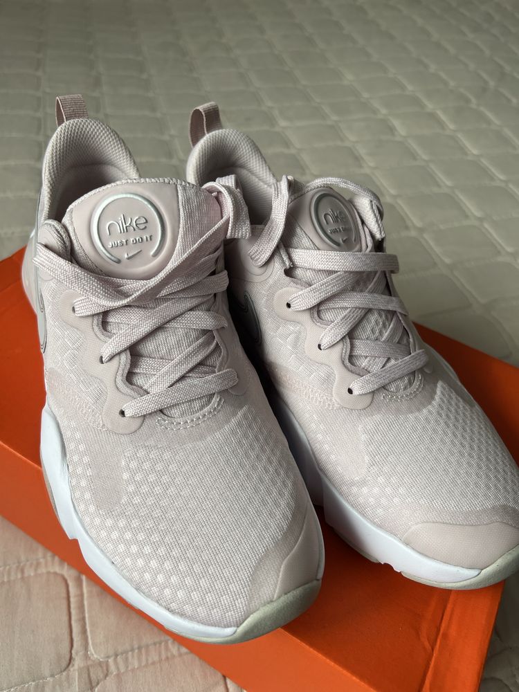 Продам кросівки nike 38 розмір
