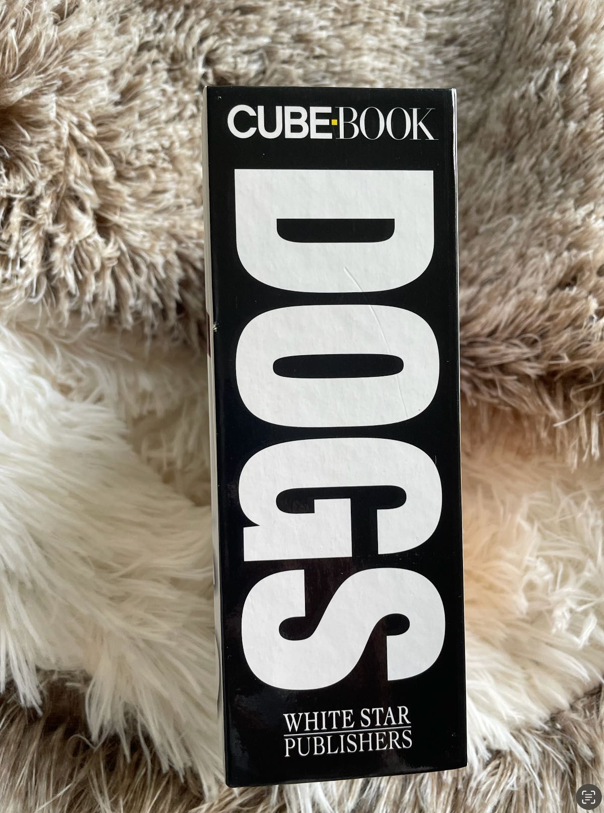 DOGS cube book - livro