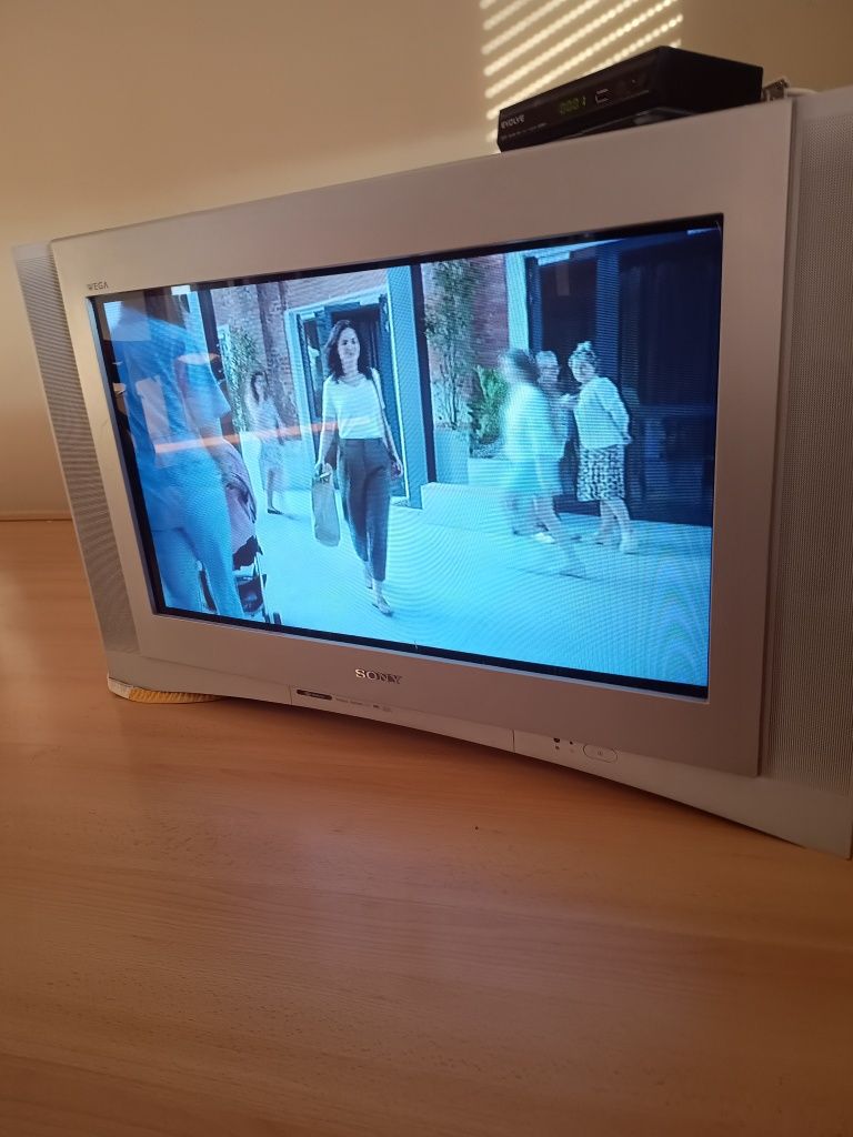 Telewizor SONY KV-32FQ85B kineskopowy