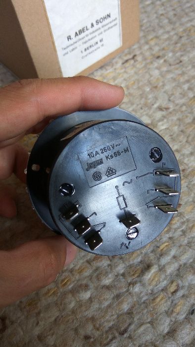 ISGUS KS 65 Analogowy przełącznik czasowy do budowy paneli - timer