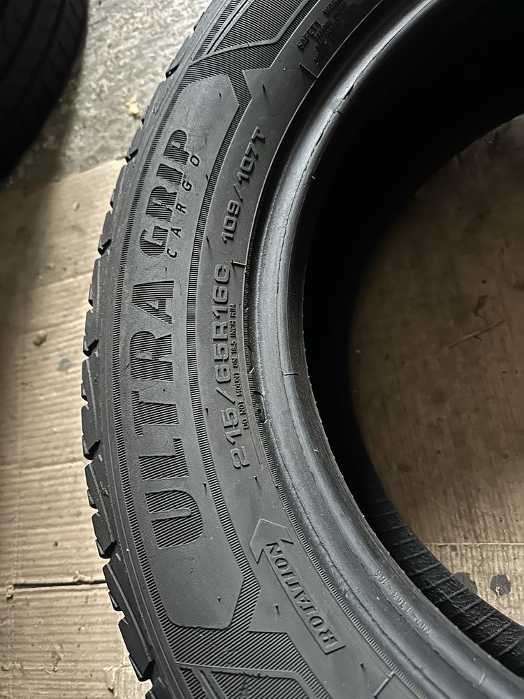 Пара 215/65 R16С GoodYear UltraGrip   /всесезон/