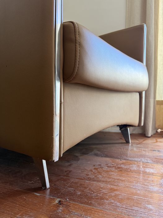 Poltrona pele castanha