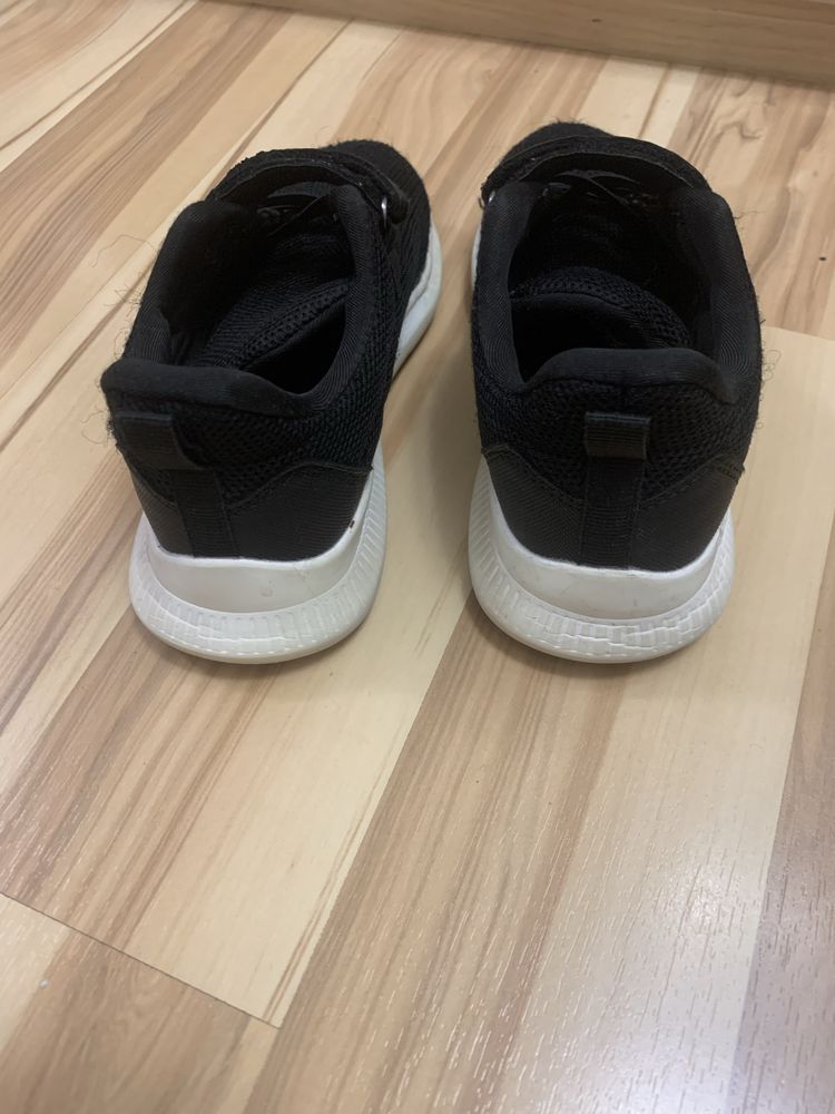 Buty lekkie szkolne i na lato do biegania