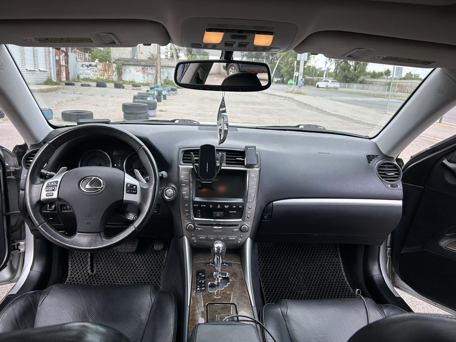 Продам Lexus IS 250