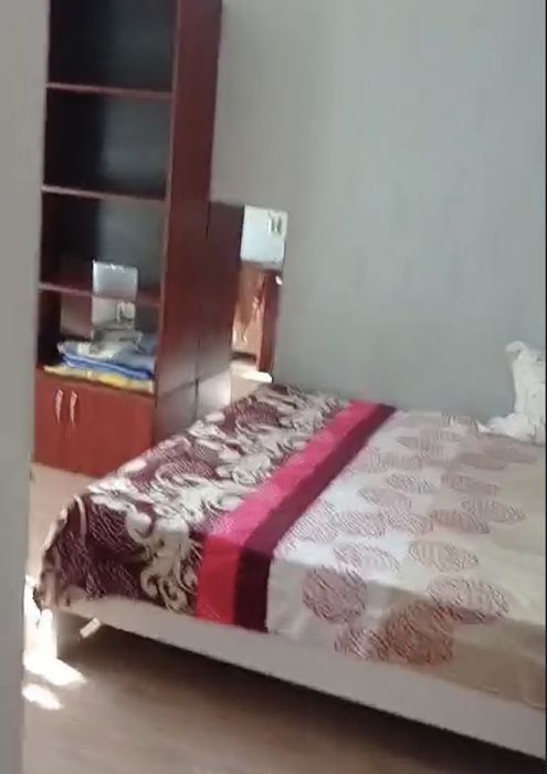 Здається двох кімнатна Ілони Зріні.Центр.