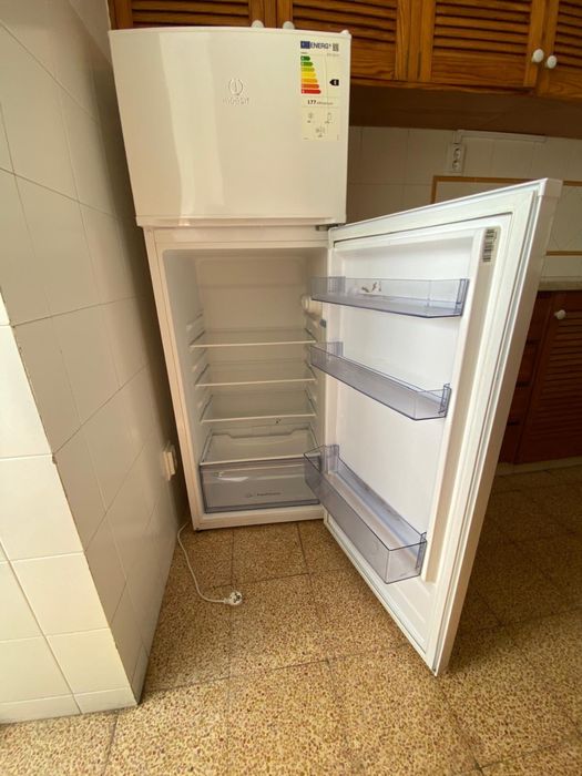 Frigorífico Novo - Indesit I55TM 4120 W 2