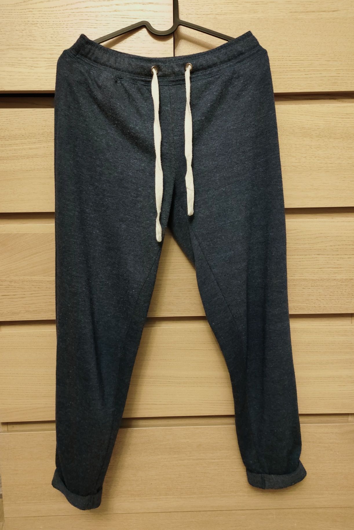 Granatowe spodnie dresowe S 36 Zara