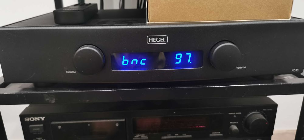 Hegel HD30 - pré-amplificador Integrado / DAC / Network Player