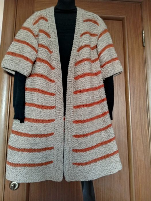 Кардиган вязаный спицами