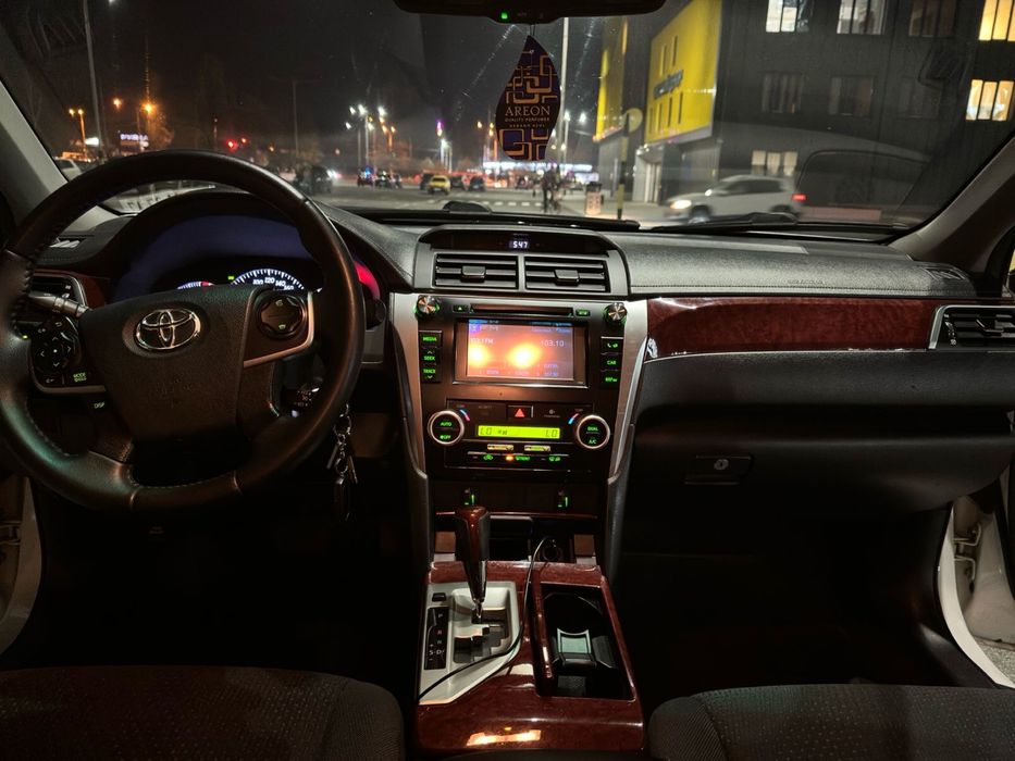 Toyota Camry 2011 рік