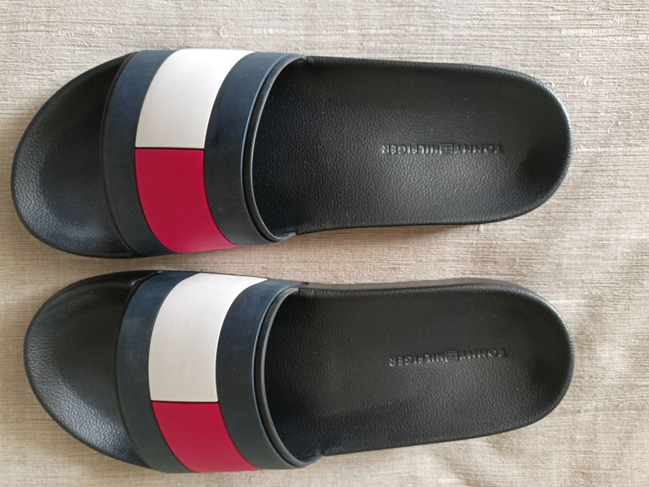 Klapki Tommy Hilfiger, rozm.45-46, długość 30.5 cm.