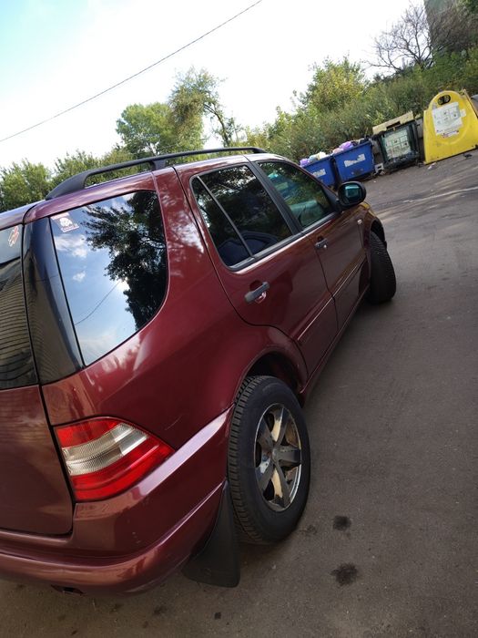 Мерседес мл 320 красная