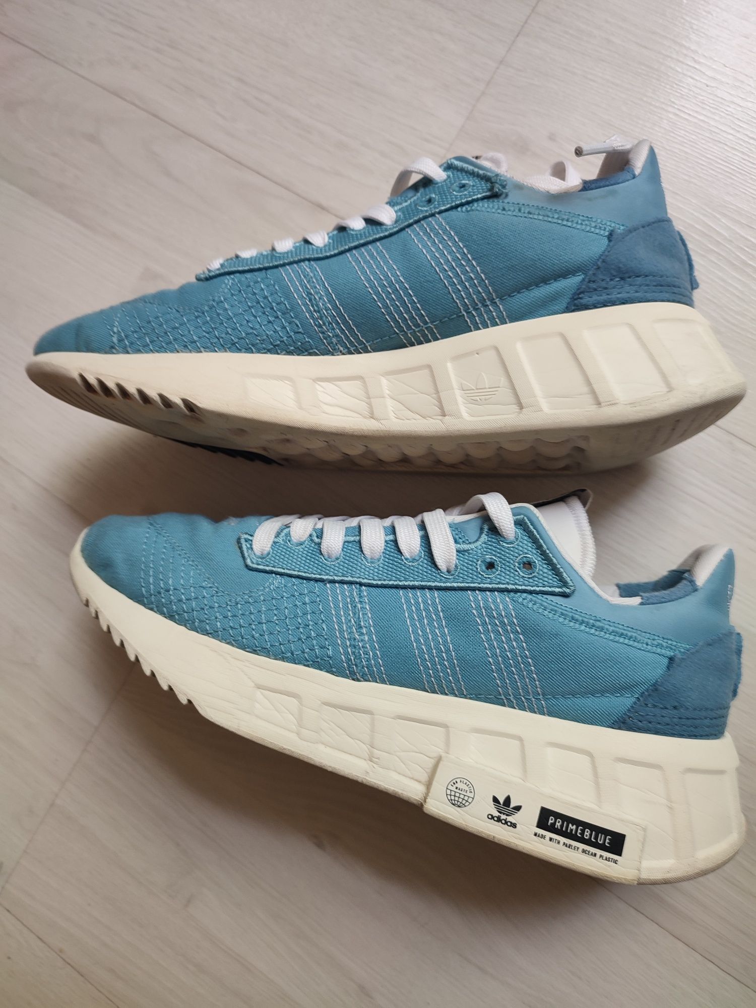 Buty damskie Adidas Primeblue rozmiar 39 i 1/ 3