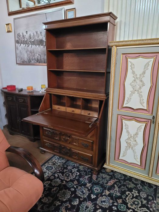 Escrivaninha em madeira com alçado - óptimo estado