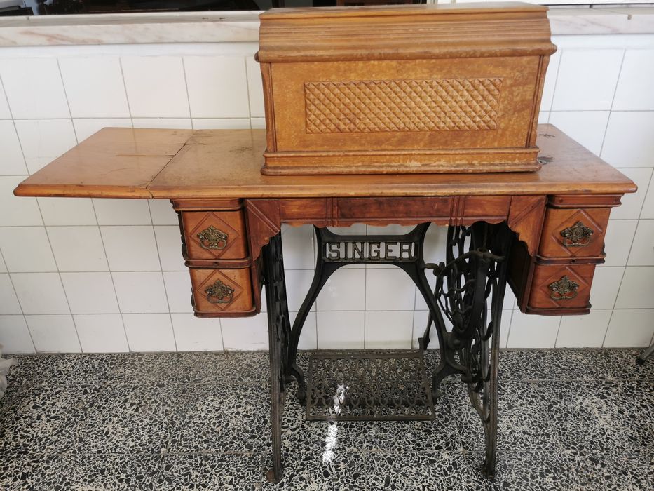 Máquina Costura Singer de 1906 c/Móvel