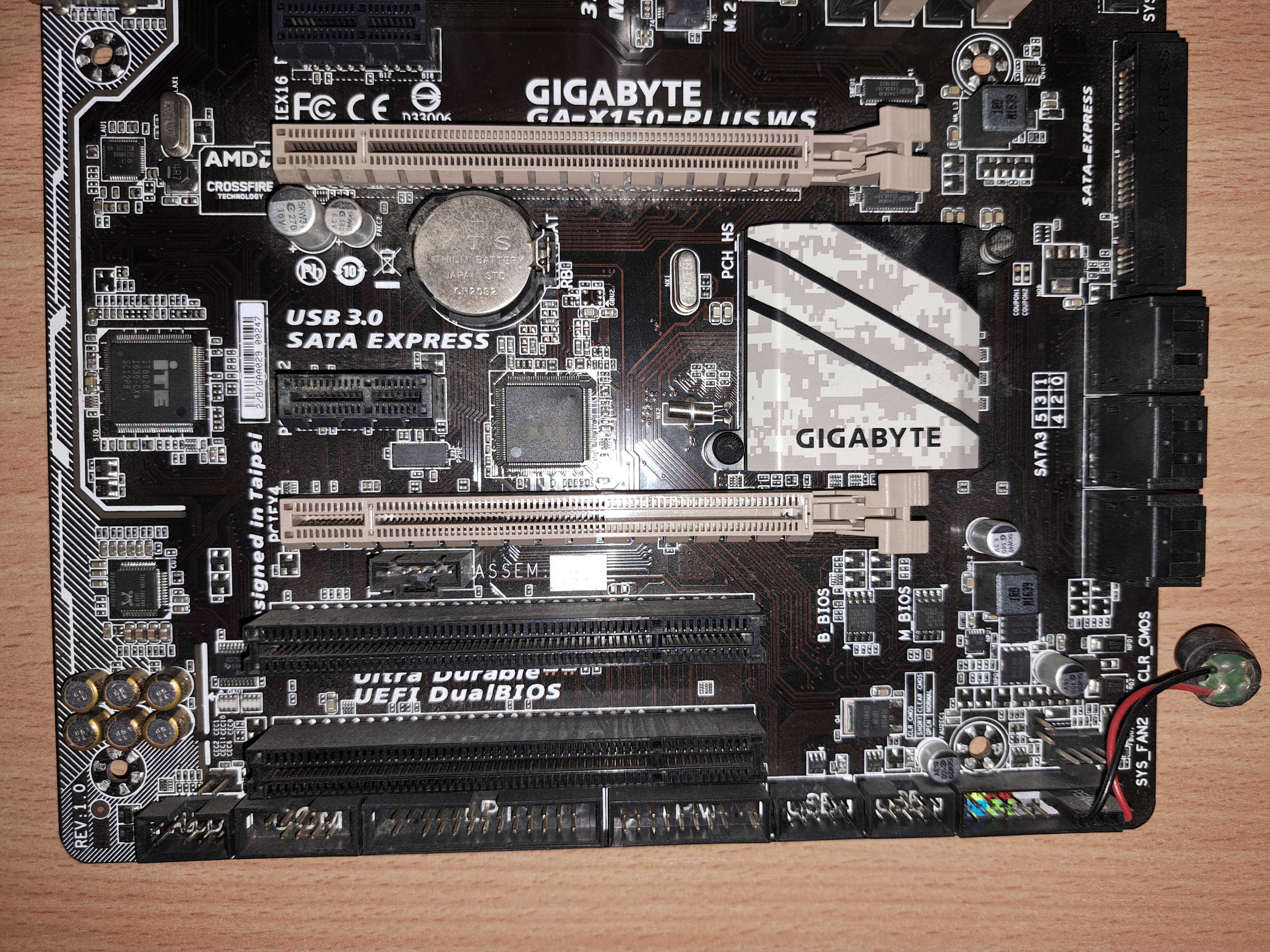 GIGABYTE GA-X150-PLUS WS, procesor , pamięć