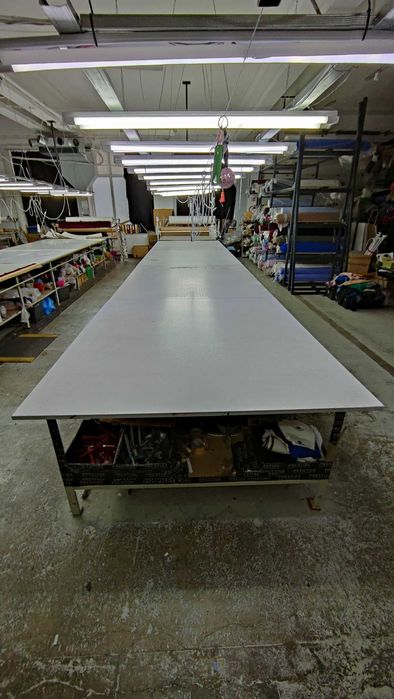 stół krawiecki z odkrawaczem do lagowania i krojenia, krojczy, roboczy