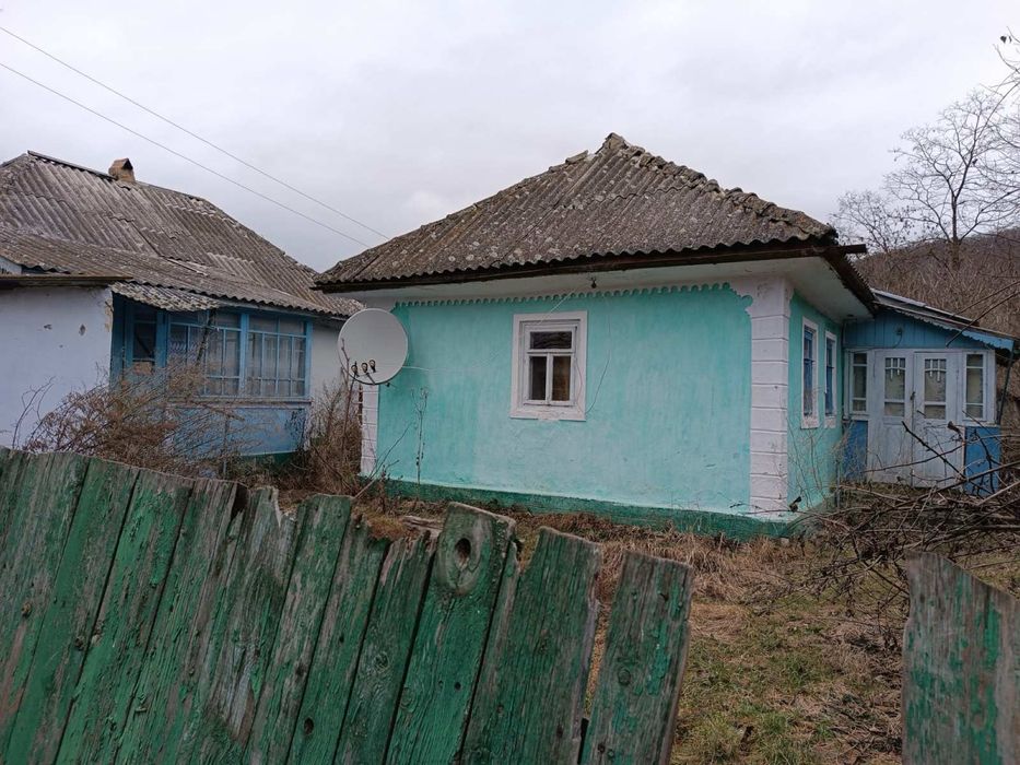 Хата з гоподарчими прибудовами