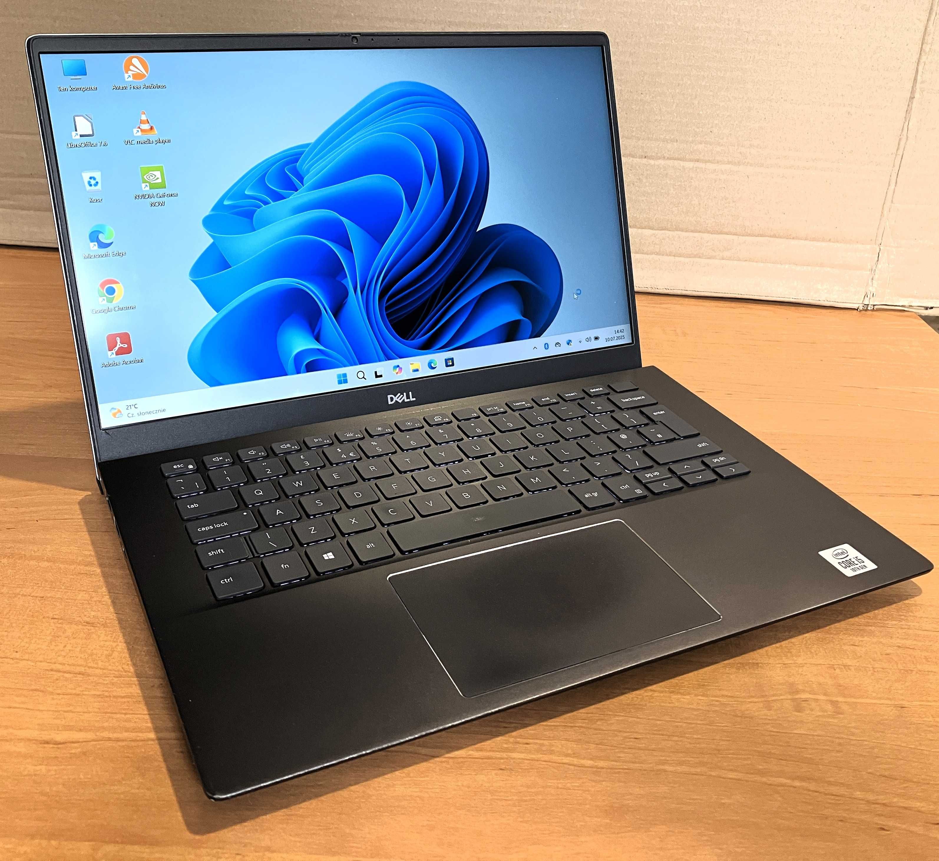 Laptop DELL 5401 Intel® Core™ i5-10th 16GB 256GB SSD USB-C™ FHD Win 11