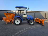 Iseki TM3267 z ogrzewaną kabiną w Super Cenie / pług / posypywarka