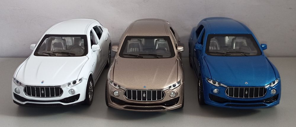 Maserati Levante модель 1:32 Металл звук свет.