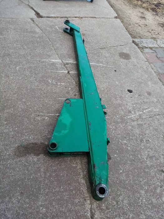 Cyklop ramiona  posiada wiele szt