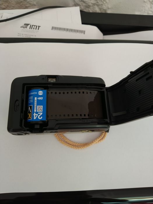 Automatic camera.64286572606465122