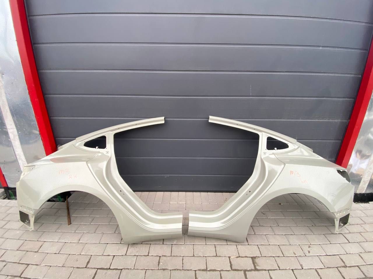 Бампер задній Tesla model 3 оригінал