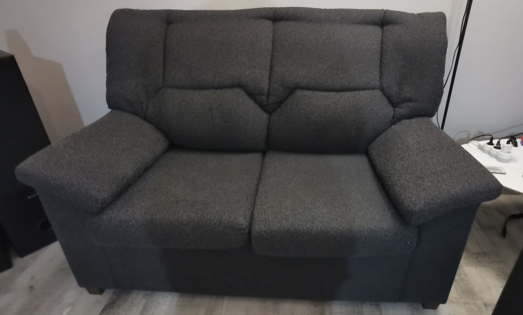 (2X) sofa 2 lugares cinza escuro usados como novos