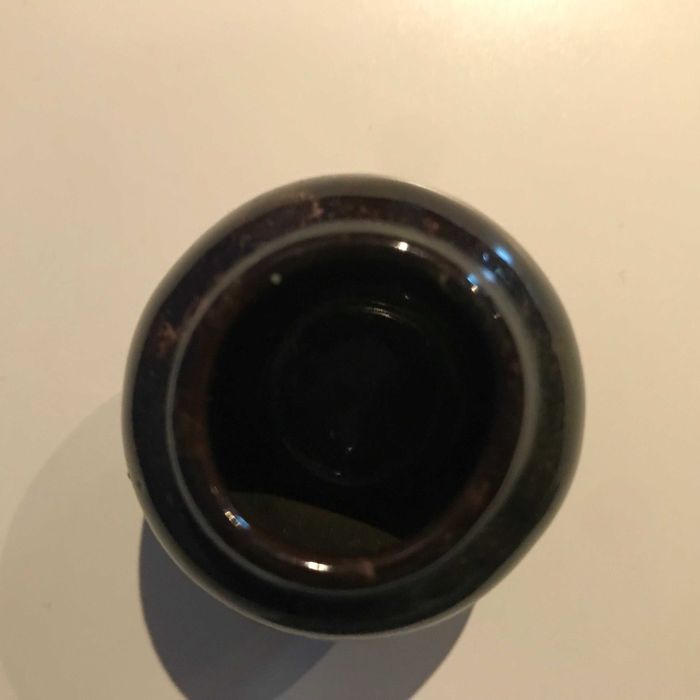 Mały ozdobny dzbanuszek