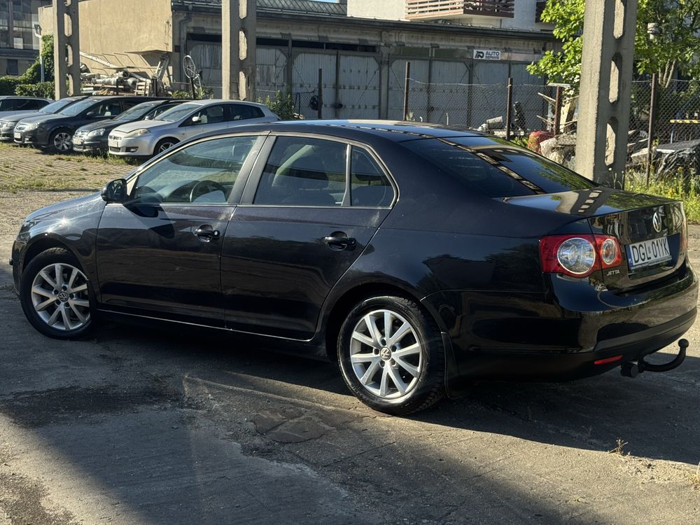 Volkswagen Jetta 1.6 TDI 2010r. manual/klima/tempomat/hak/podgrzewanie