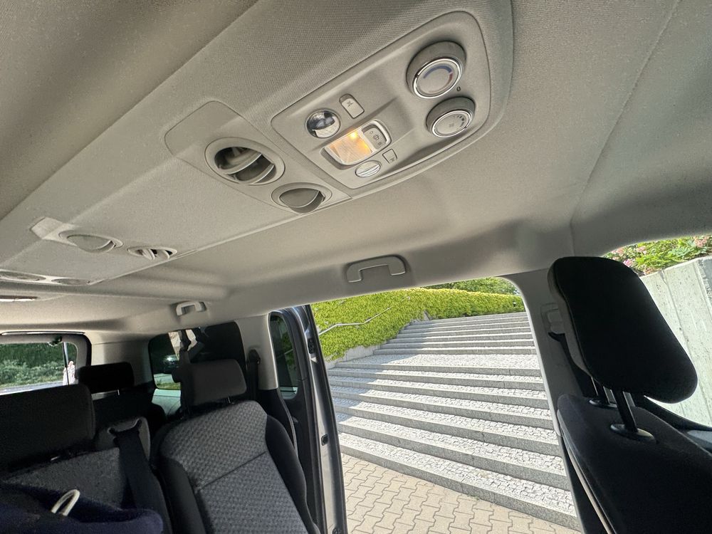 Wynajem Busów  osobowych Citroen Spacetourer XL Plus 8 osob