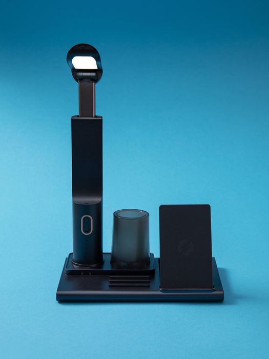 Светильник с аккумулятором и беспроводной зарядкой для телефона