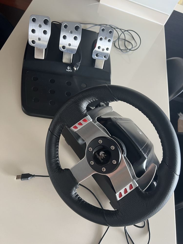 Volante G27 Boas condições