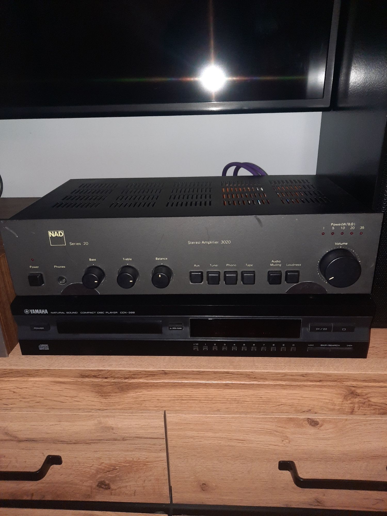 Wzmacniacz stereo NAD 3020.