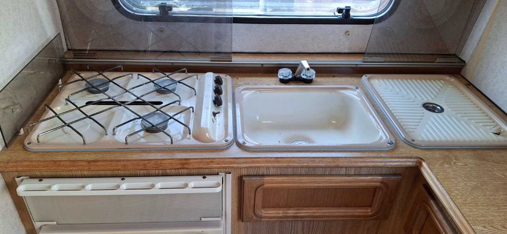 Кемпінг, дім на колесах