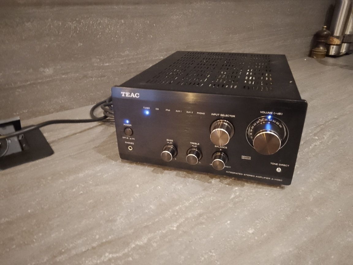 Wzmacniacz stereo Teac