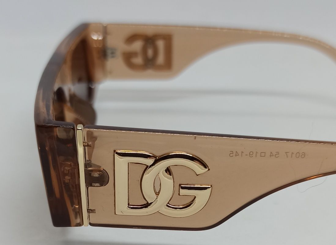 Dolce & Gabbana очки женские стильные коричневые с золотым логотипом