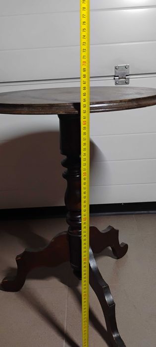 Sprzedam stolik okrągły.