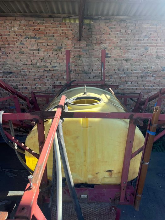 Обприскувач причіпний Hardi (18 м.)